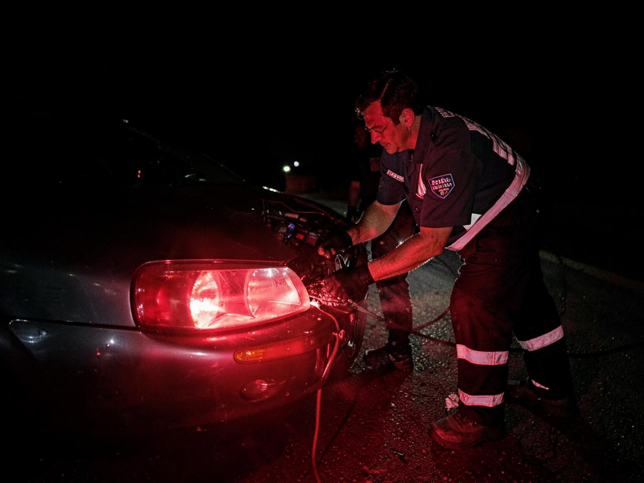 Roadside assistance operator helping a motorist